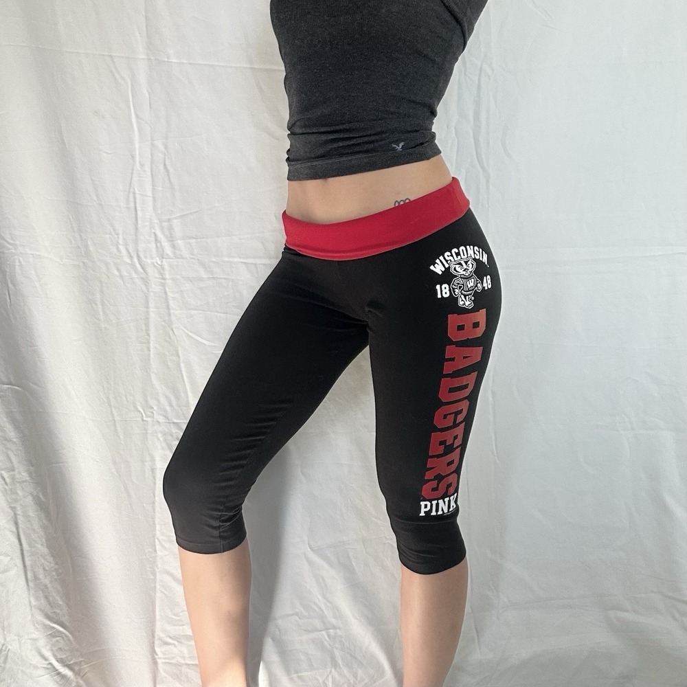Victoria's Secret PINK Wisconsin Badgers Capri Yoga Pants Y2K Sporty Low Rise